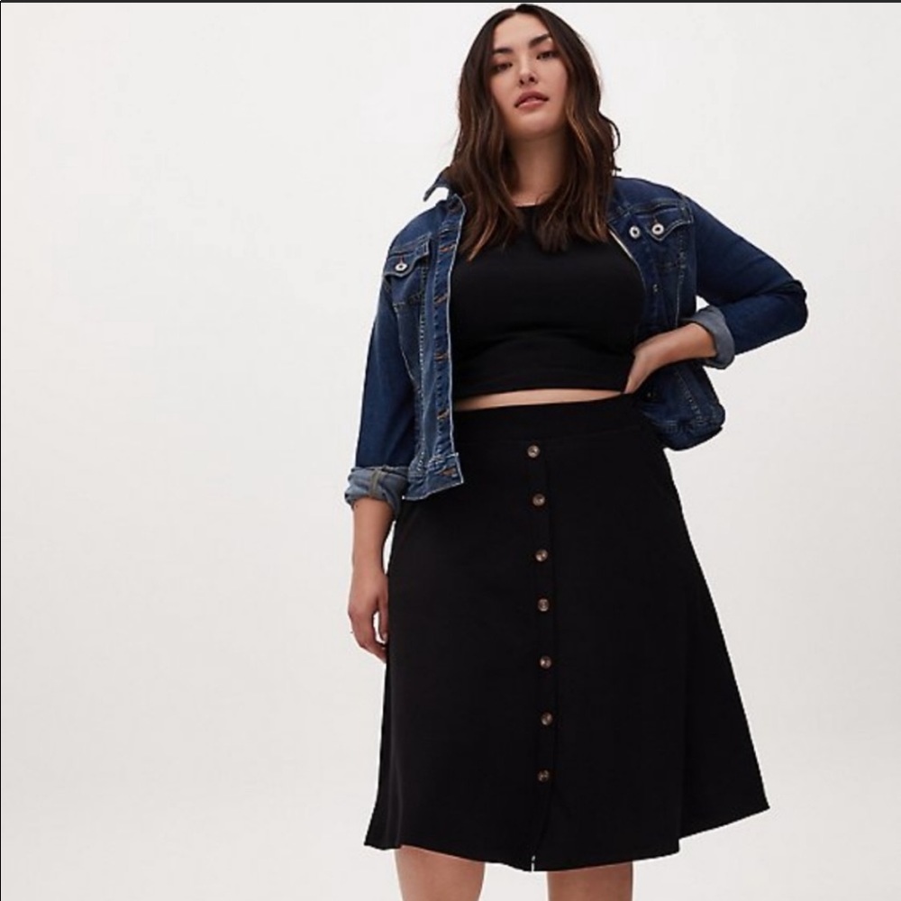 NWT Torrid Black Rib Button Midi Skirt